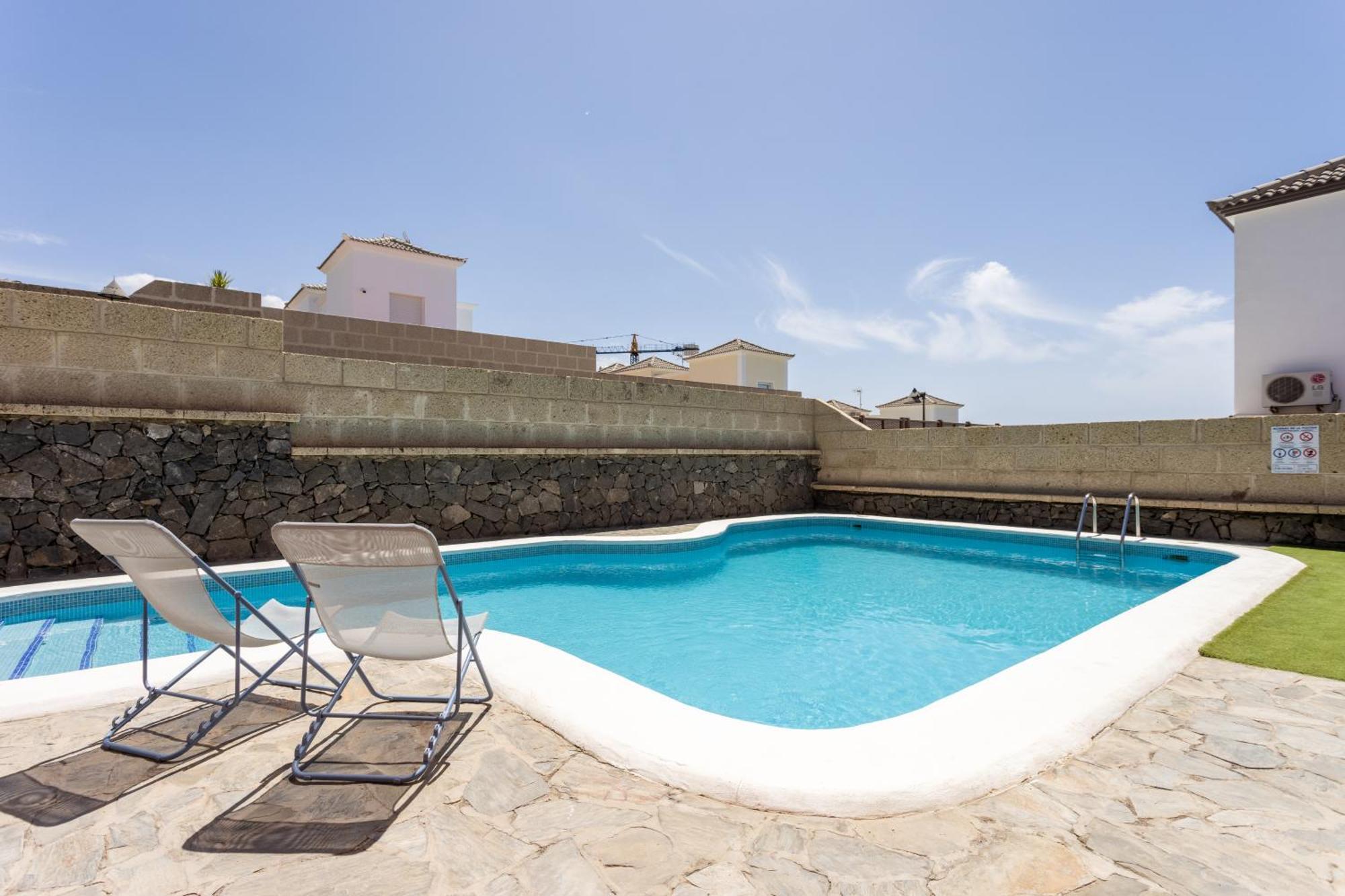 Villa Chloe Costa Adeje Tenerifesummervillas Giant Private Pool 11 Meters Long מראה חיצוני תמונה