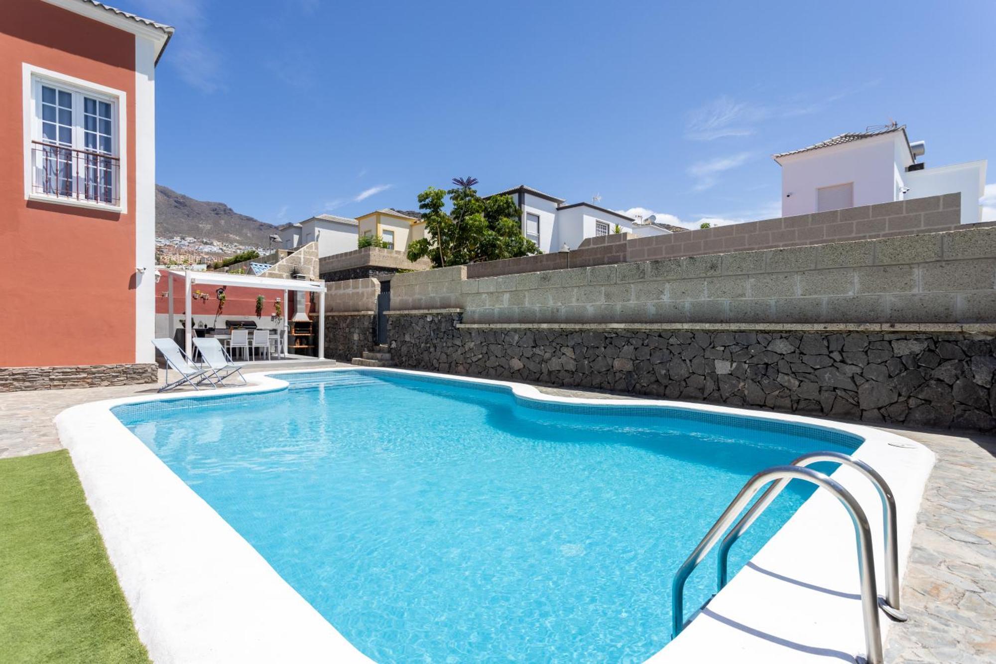 Villa Chloe Costa Adeje Tenerifesummervillas Giant Private Pool 11 Meters Long מראה חיצוני תמונה