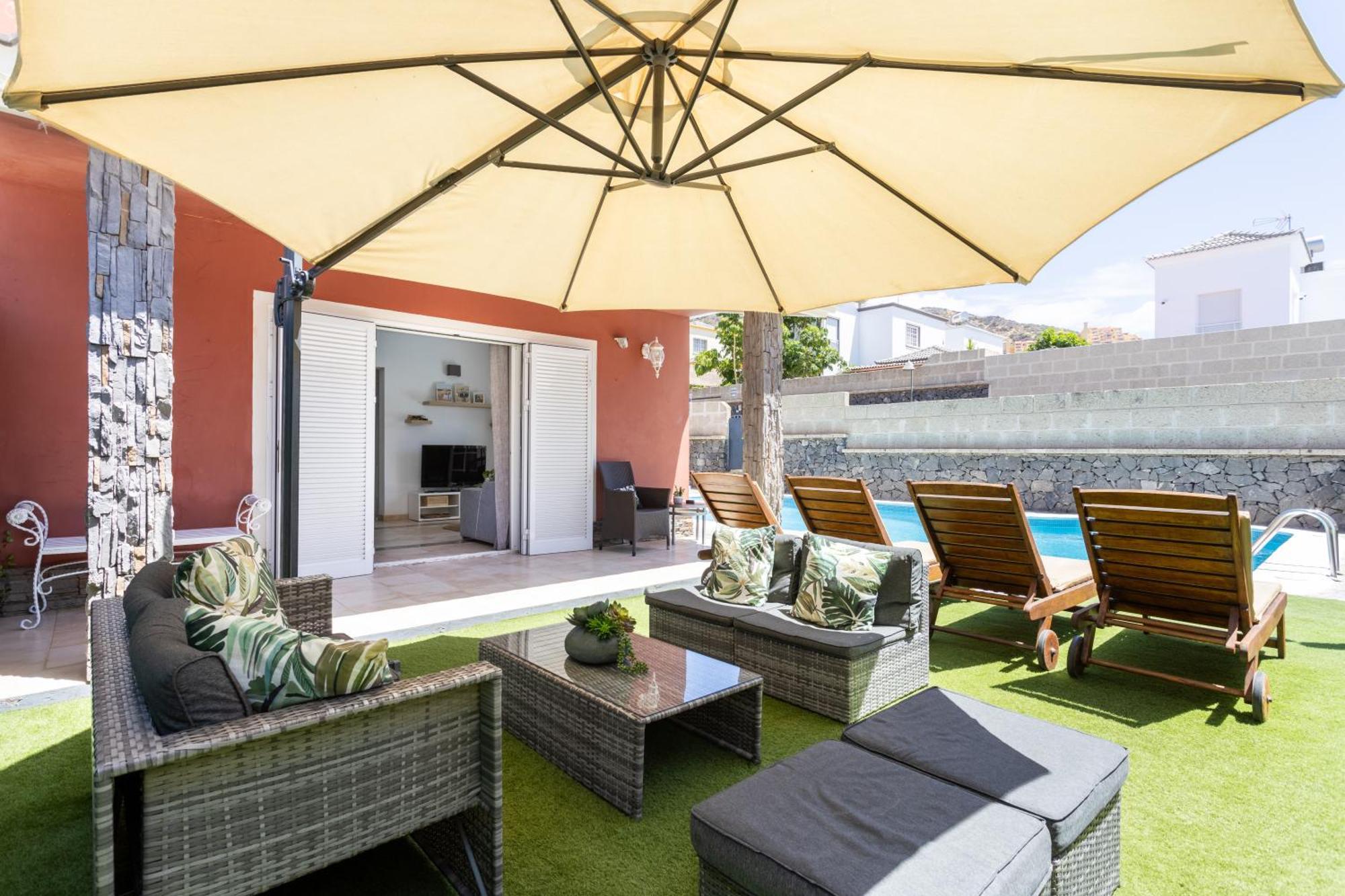 Villa Chloe Costa Adeje Tenerifesummervillas Giant Private Pool 11 Meters Long מראה חיצוני תמונה